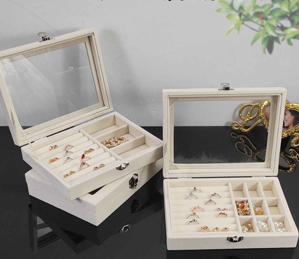 Compact Glass Lid Jewelry Box with Lock 9 Compartment Jewelry Organiser